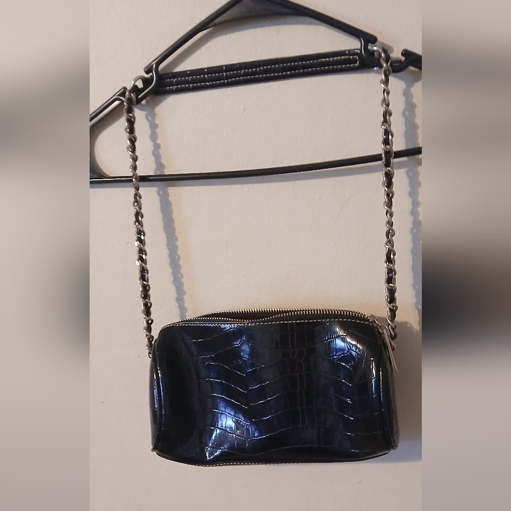 Sleek Black Crossbody Bag with Chain Strap